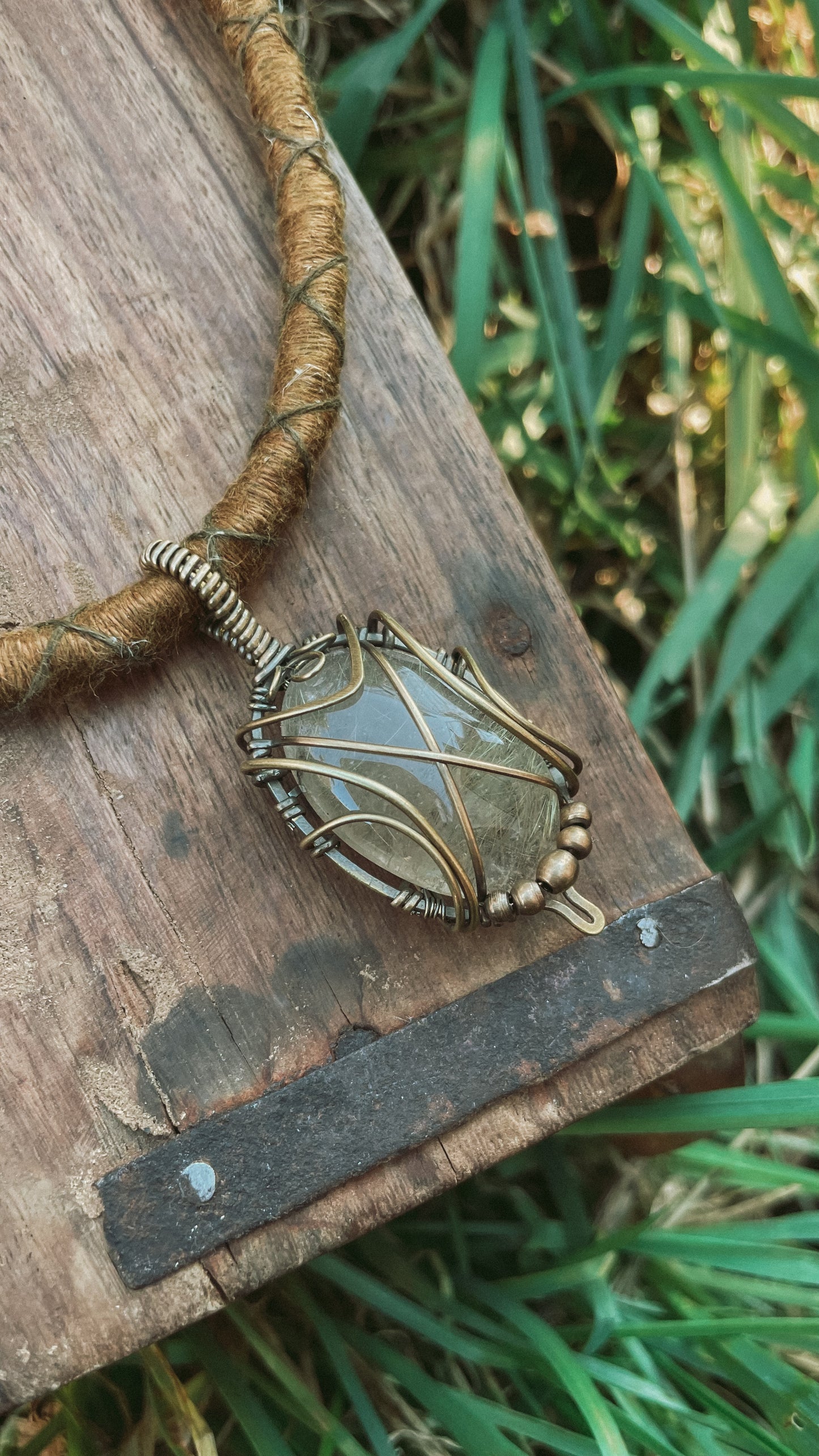 Talisman mit goldenem Rutilquarz